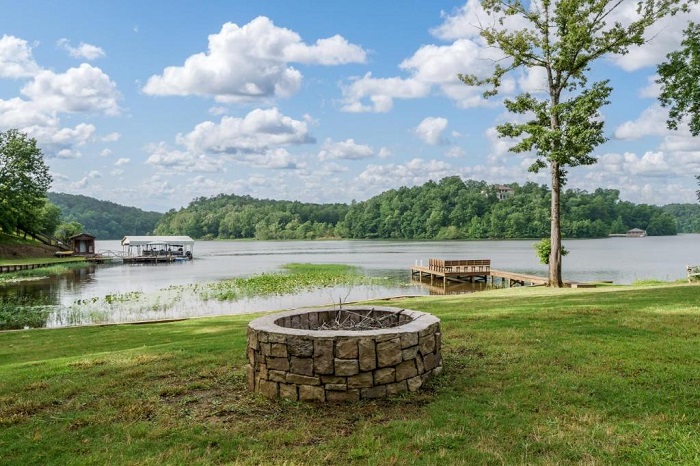 Lakeside Serenity 1